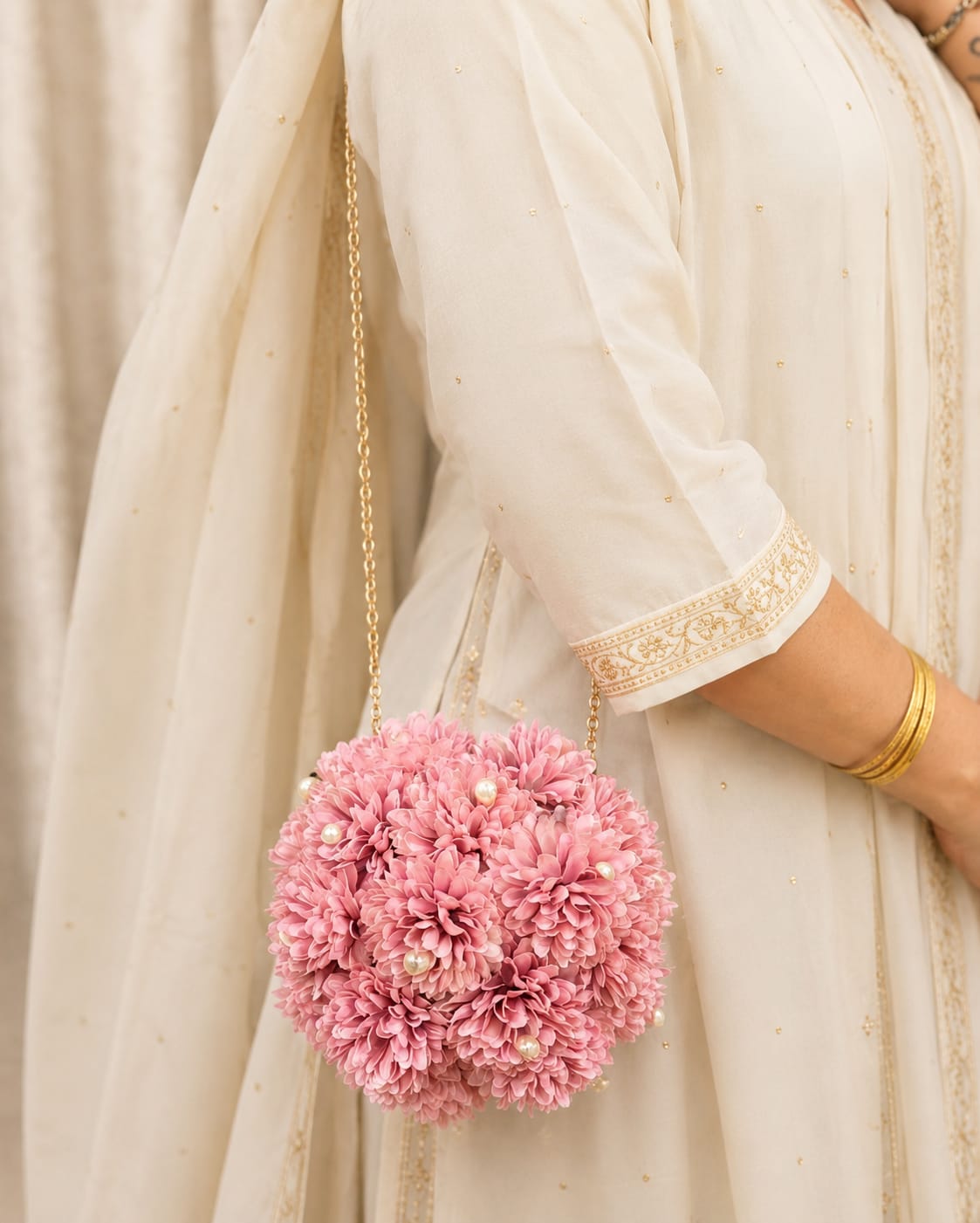 GULABI NOOR